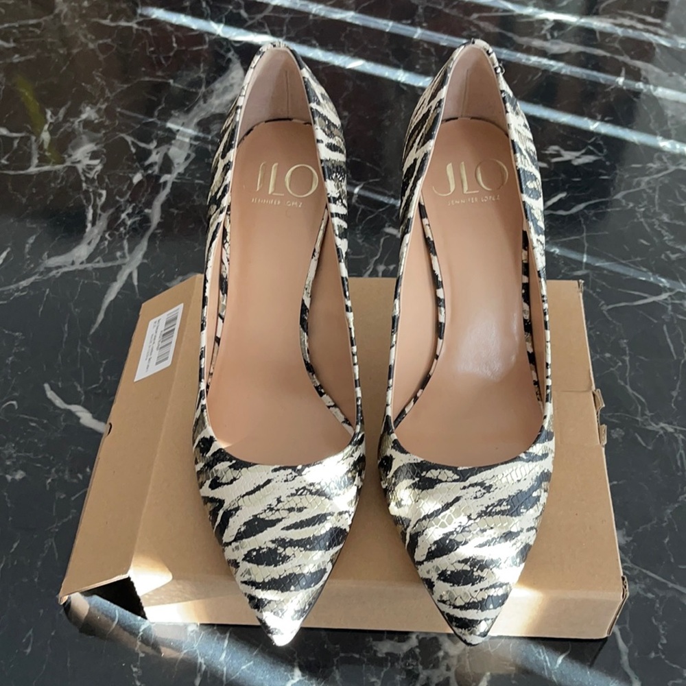JLO Fraya Pumps